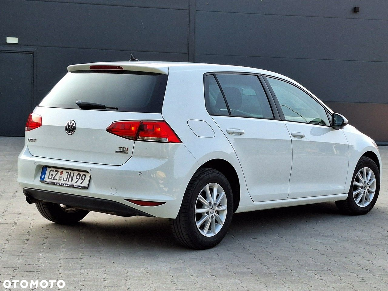 Volkswagen Golf - 2