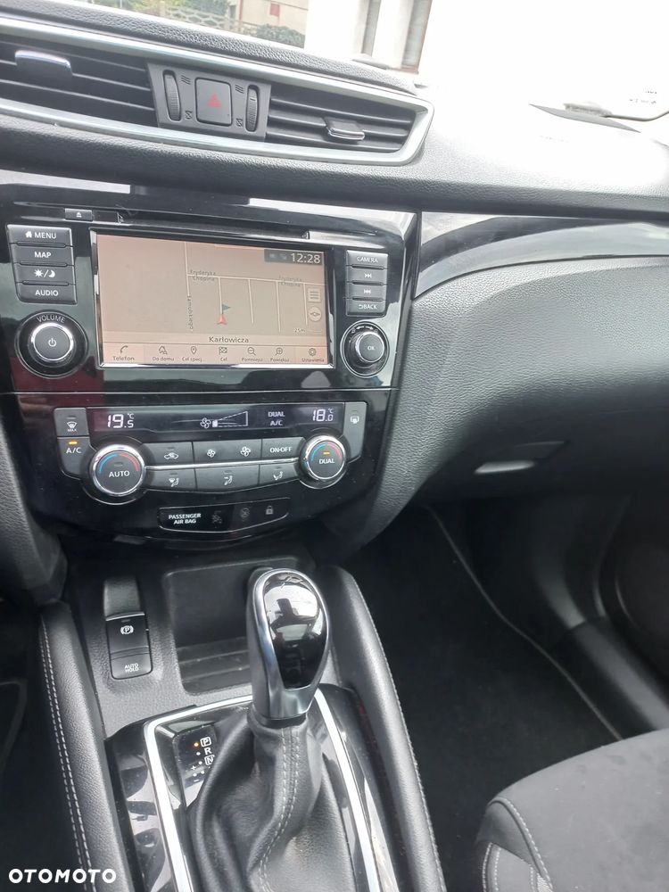 Nissan Qashqai 1.5 dCi DCT TEKNA - 17