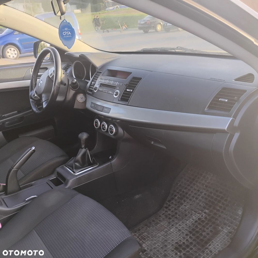 Mitsubishi Lancer - 14