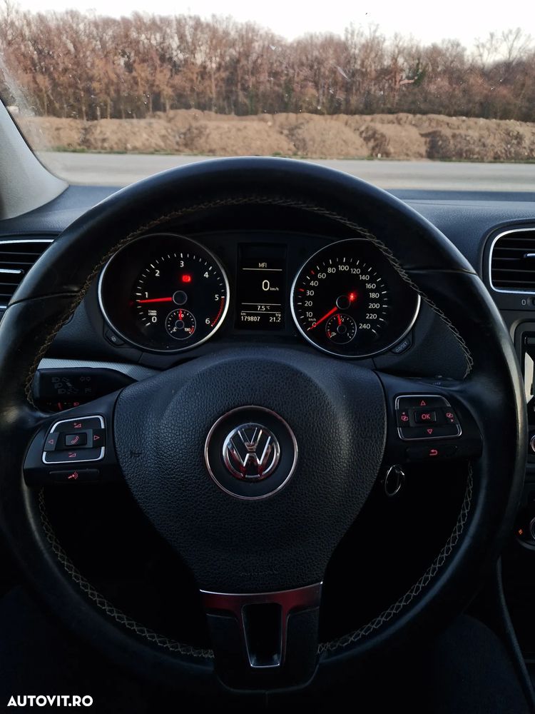 Volkswagen Golf 1.6 TDI DPF BlueMotion Technology Highline - 11