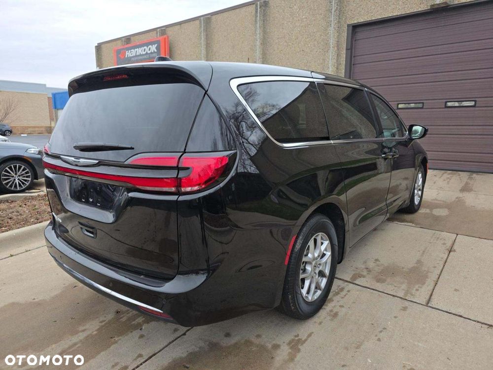 Chrysler Pacifica - 3