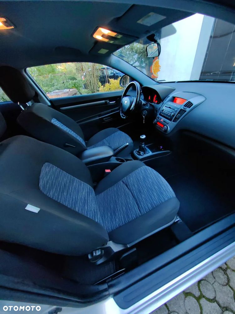 Kia ProCeed 1.6 Crdi Comfort - 10