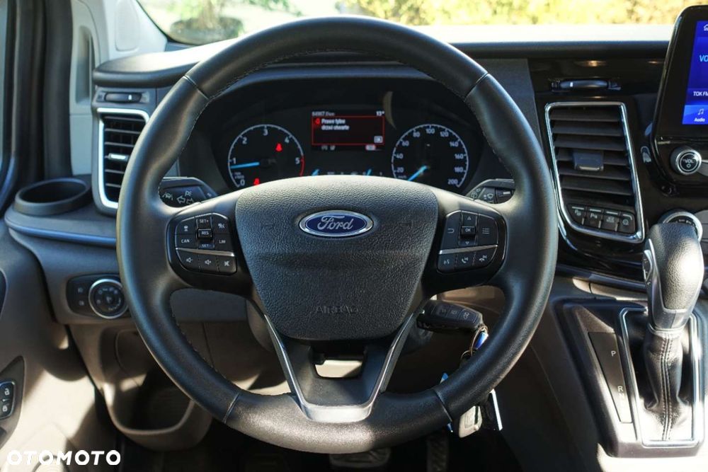 Ford Tourneo Custom - 13