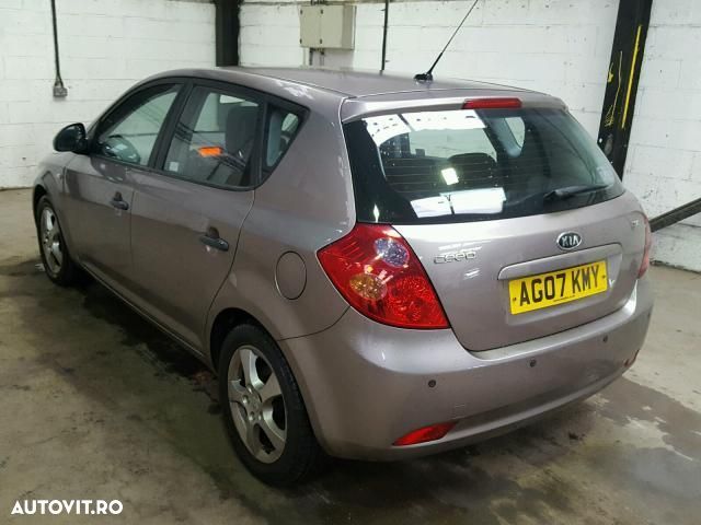 Dezmembrez Kia Ceed 1.4i - 4