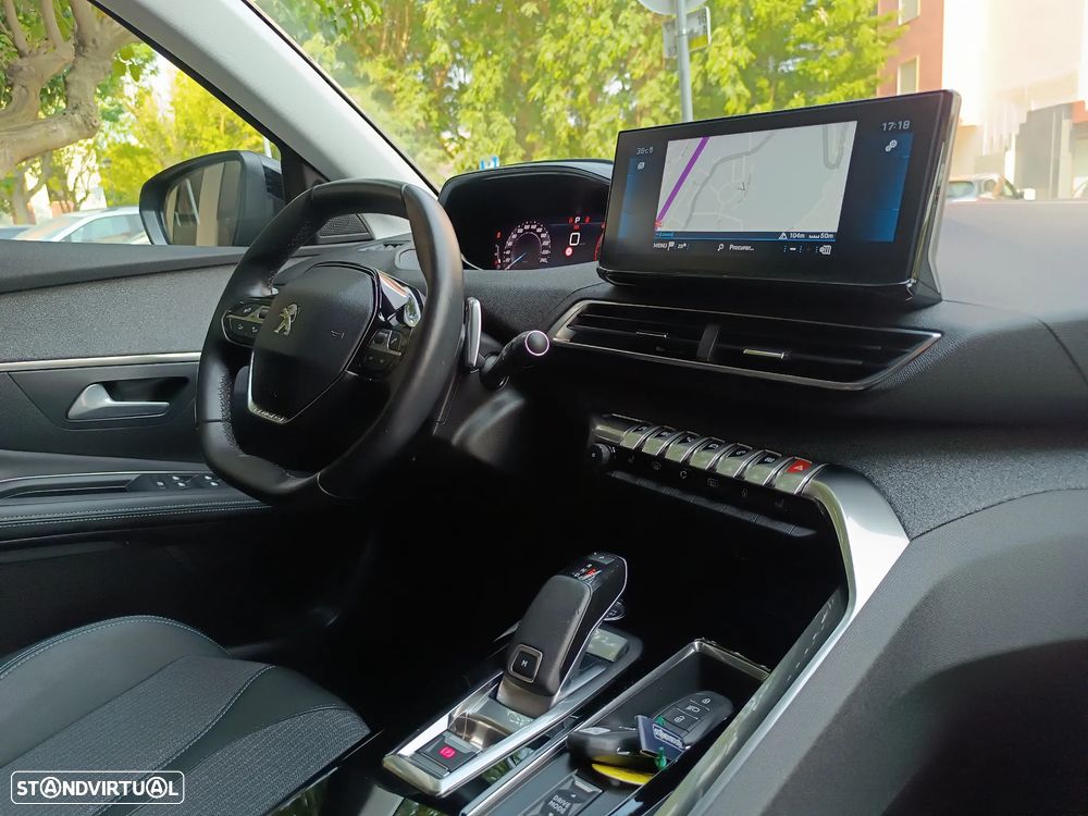 Peugeot 3008 1.2 PureTech Allure EAT8 - 27