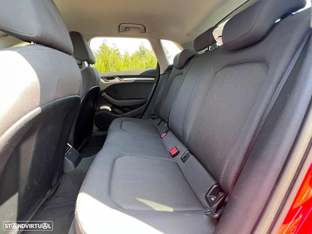 Audi A3 Sportback 1.6 TDI S tronic design - 17