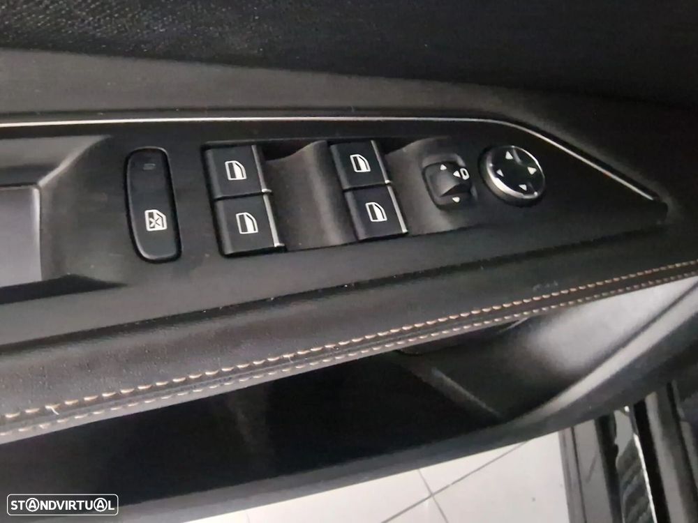 Peugeot 3008 1.6 Hybrid GT Line e-EAT8 - 15