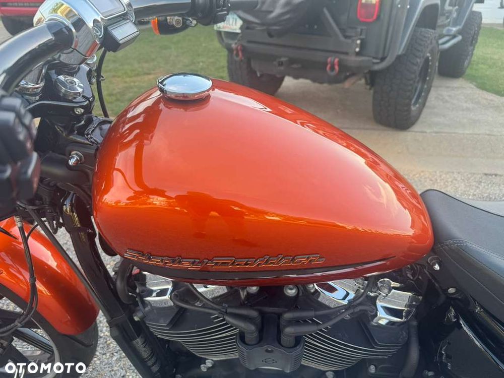 Harley-Davidson Softail Breakout - 15