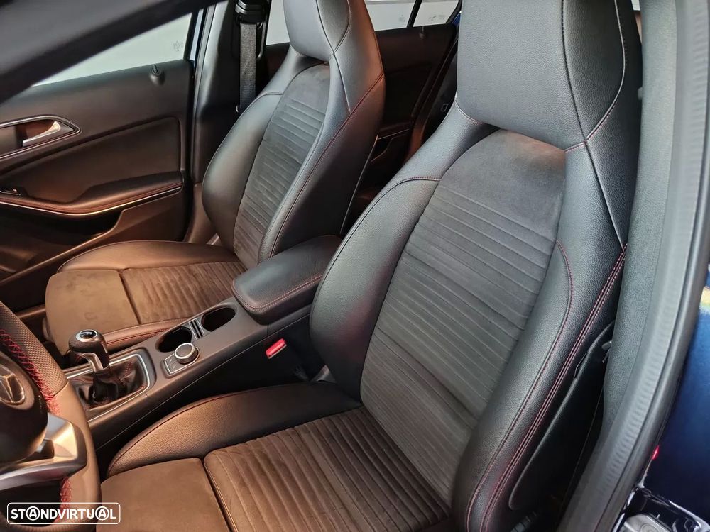 Mercedes-Benz A 180 d AMG Line - 26