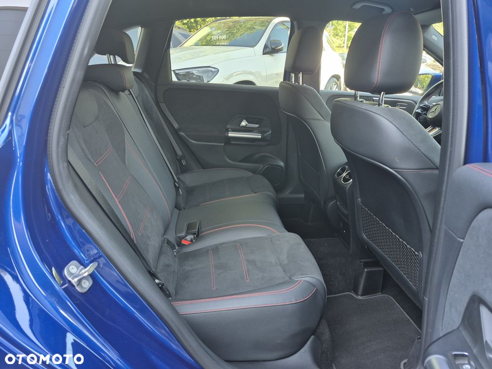 Mercedes-Benz Klasa B 200 d AMG Line 8G-DCT - 31