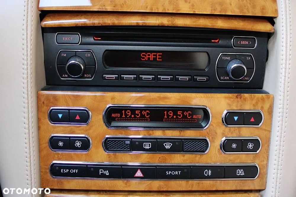 Bentley Azure Standard - 27