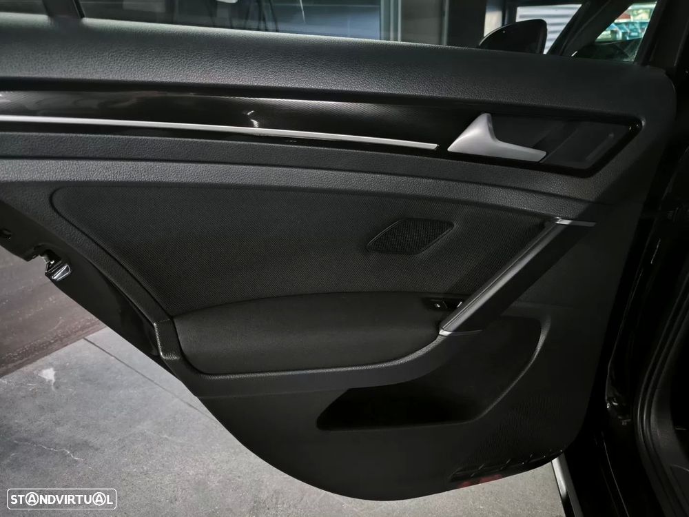 VW Golf 2.0 TDI GTD DSG - 43