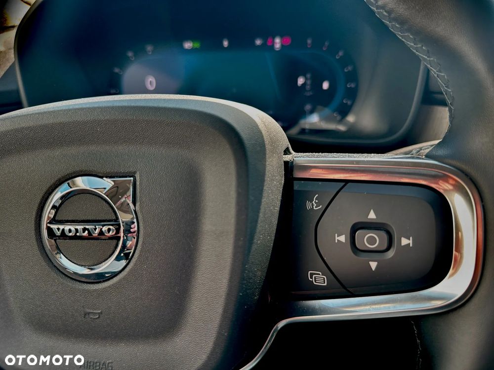 Volvo XC 40 B4 B AWD DKG Inscription - 17