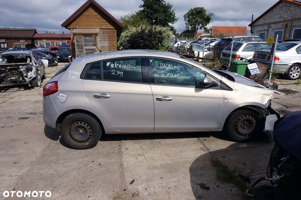 FIAT BRAVO II 5D HB 2011 279 1.6 JTD 198A2000 120KM BEŻOWY na części - 6