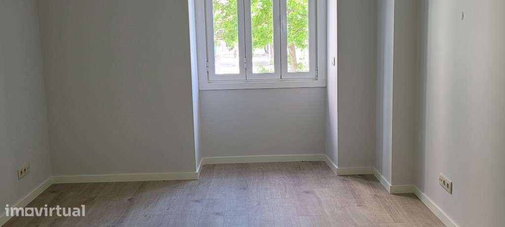Apartamento T3 para arrendar em Lisboa, ao Areeiro - Grande imagem: 2/13