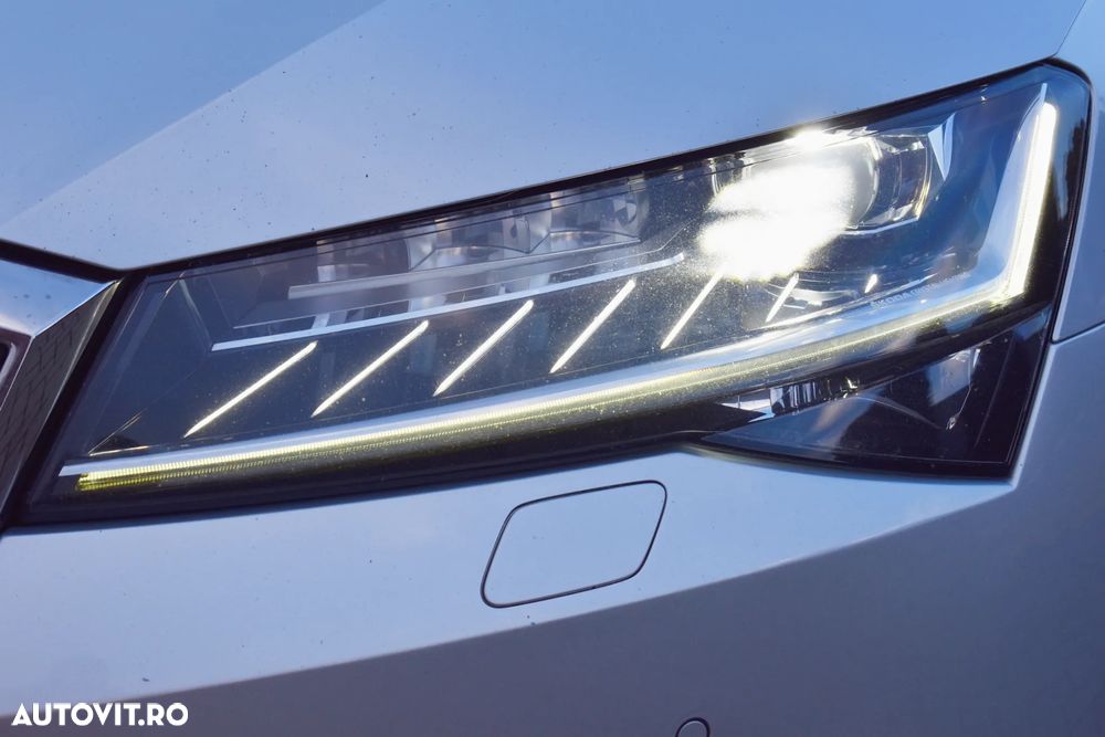 Skoda Superb Combi 2.0 TDI DSG Ambition - 14