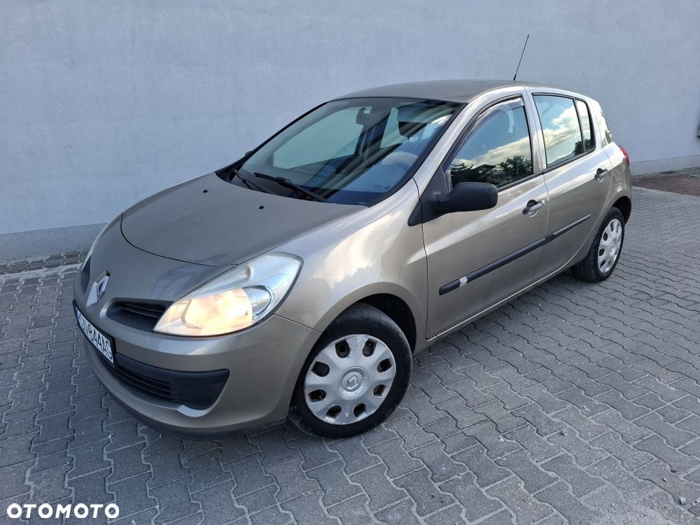 Renault Clio - 1