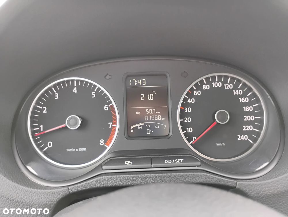 Volkswagen Polo 1.4 16V Comfortline - 21