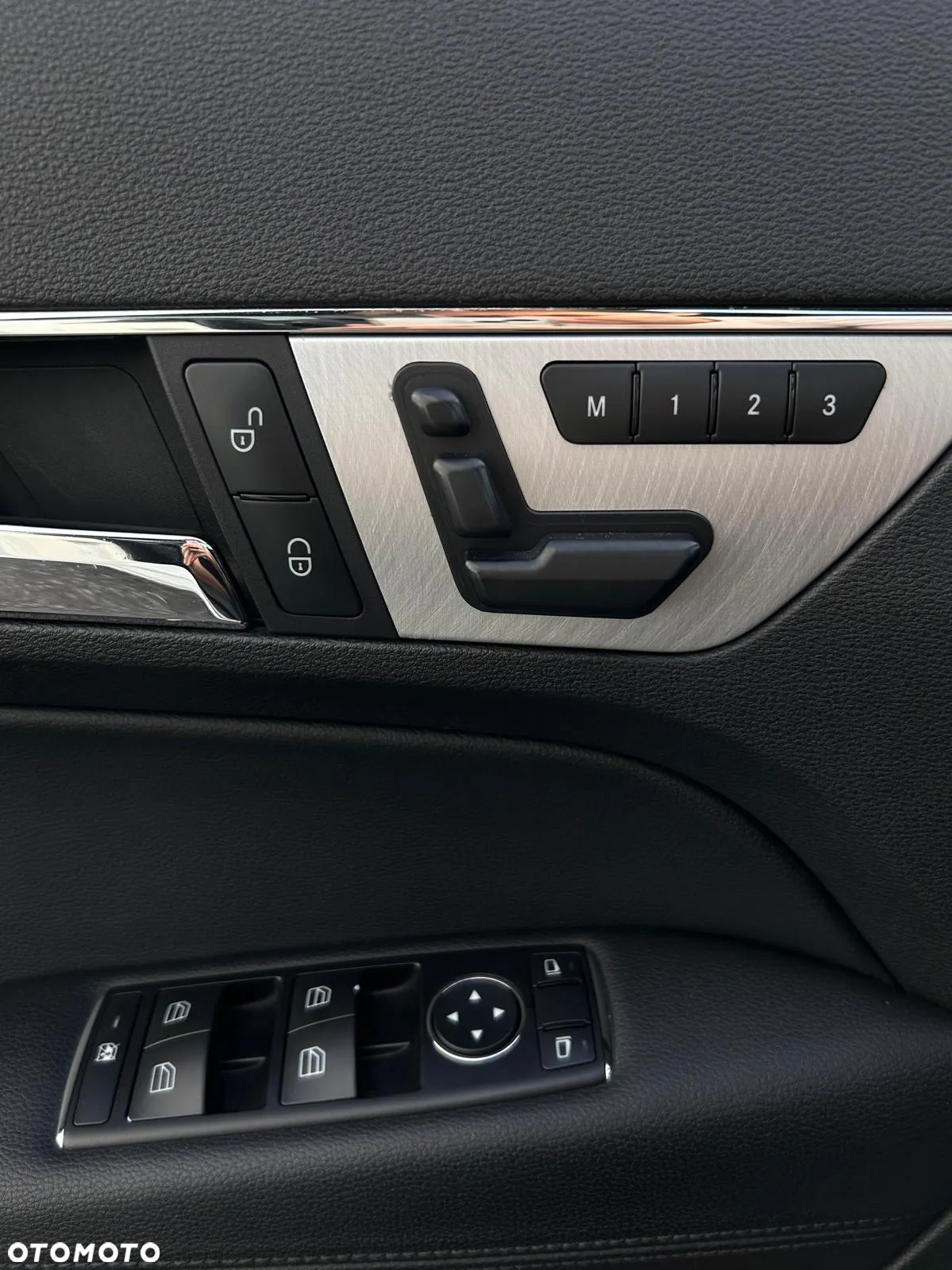 Mercedes-Benz Klasa E 350 CDI BlueEff - 12