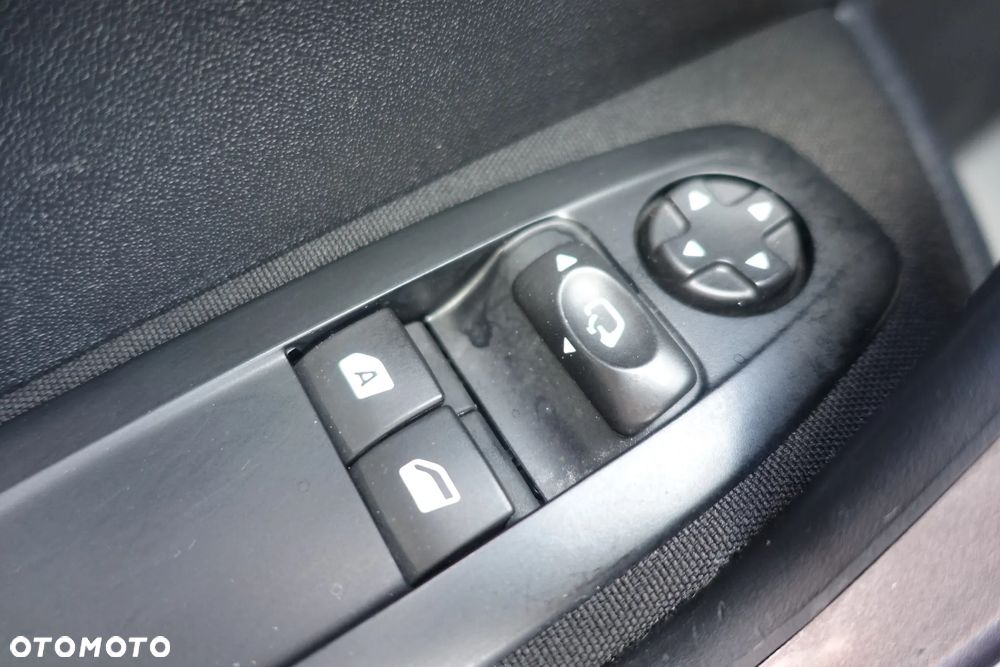 Peugeot 2008 1.2 Pure Tech Style - 23
