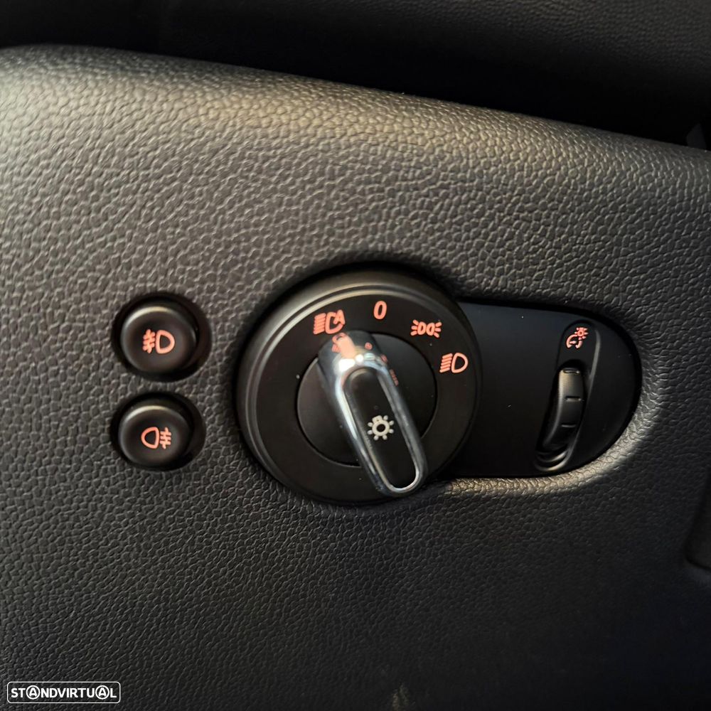 MINI 3 Portas Cooper SD Aut. - 11