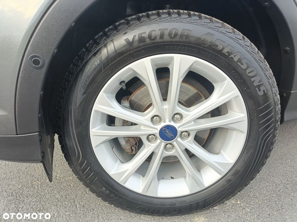 Ford Kuga 1.5 EcoBoost 2x4 Titanium - 9