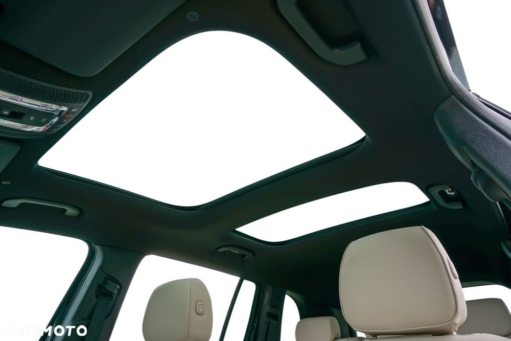 Mercedes-Benz GLB - 10