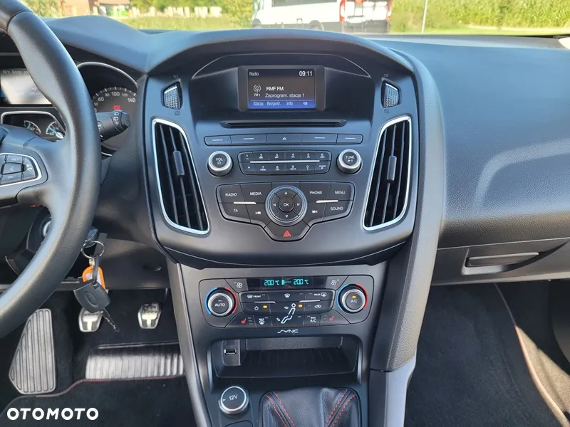 Ford Focus 1.0 EcoBoost ST-Line Style - 26