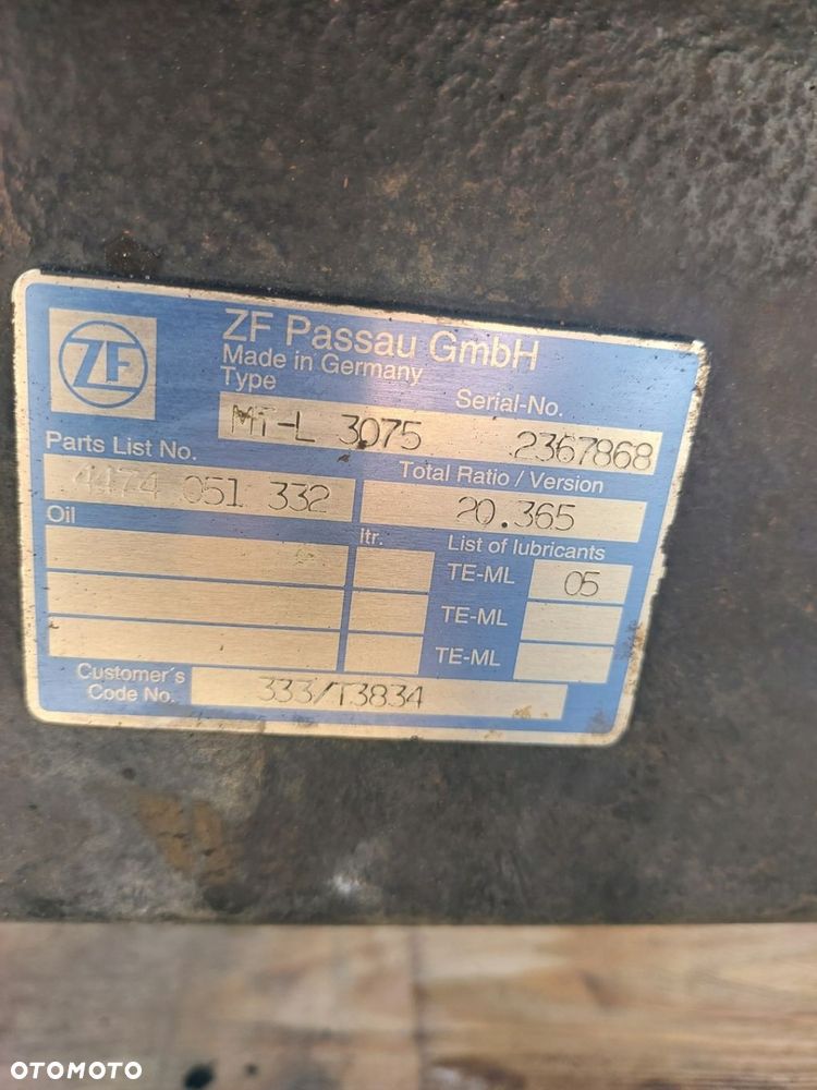 OŚ MOST TYŁ 4474051332 4474451129-B 333/T3834 MT-L-3075 FADROMA JCB 4345 - 9