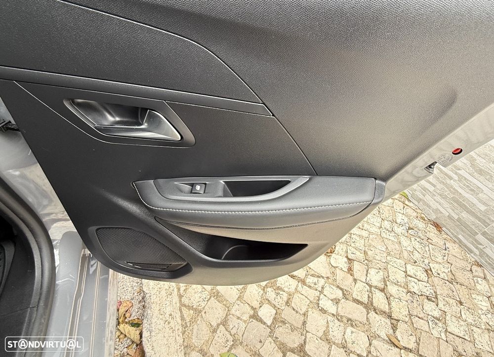 Peugeot 208 1.2 PureTech Allure EAT8 - 13