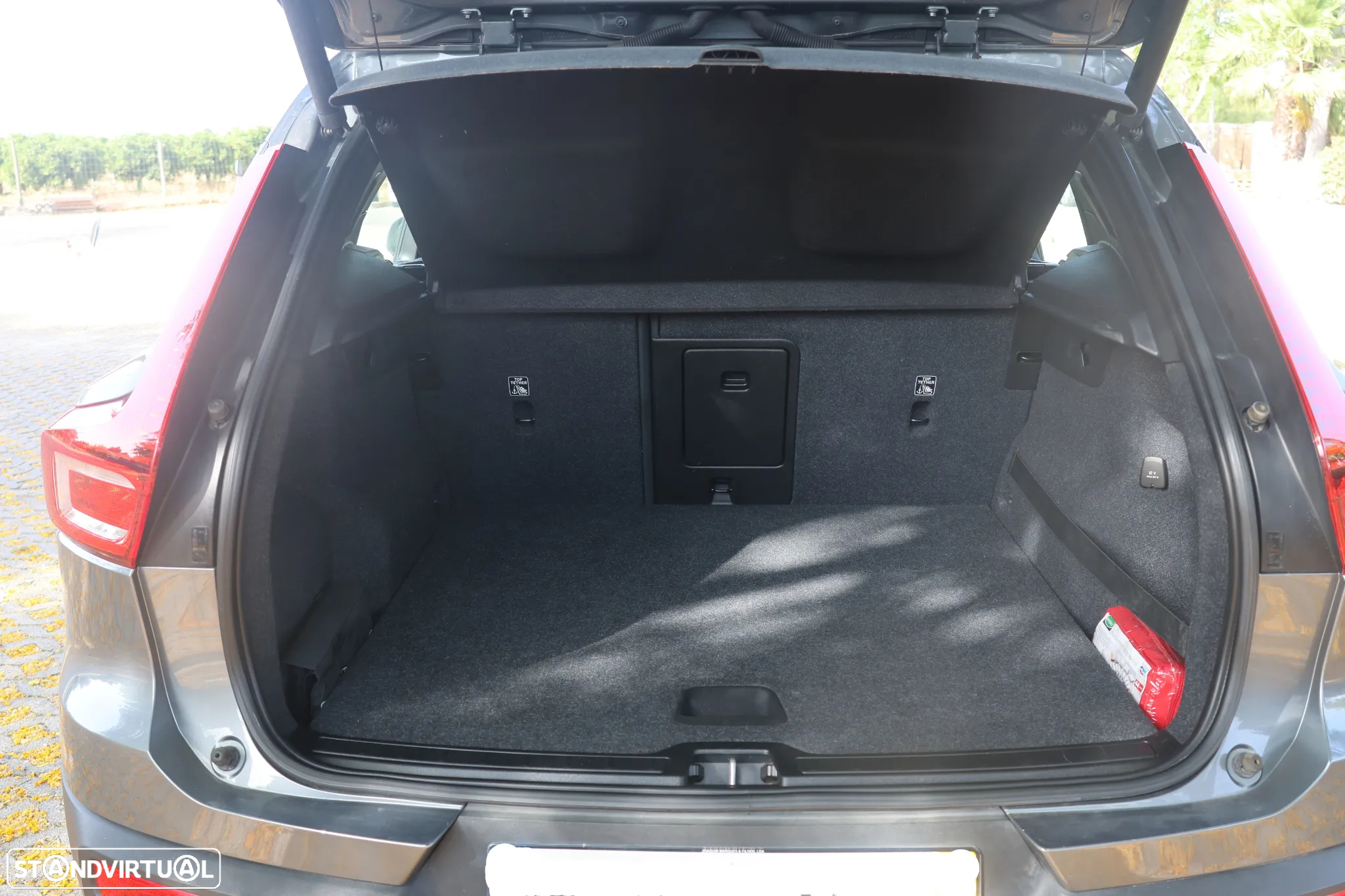 Volvo XC 40 2.0 D3 Momentum Geartronic - 9
