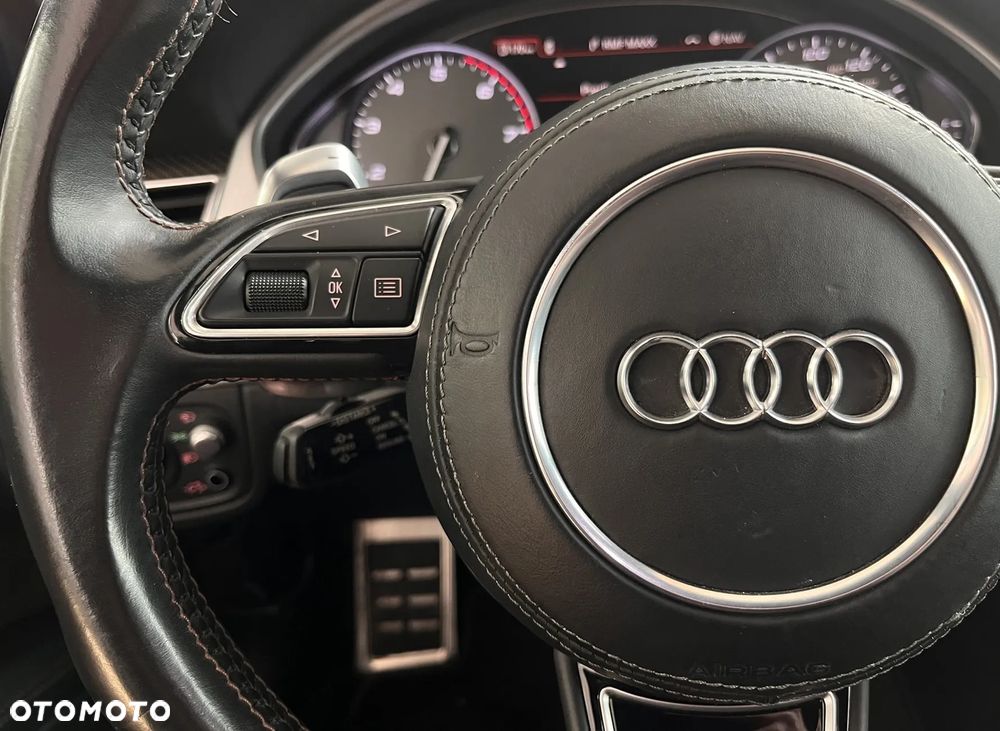 Audi S8 - 14