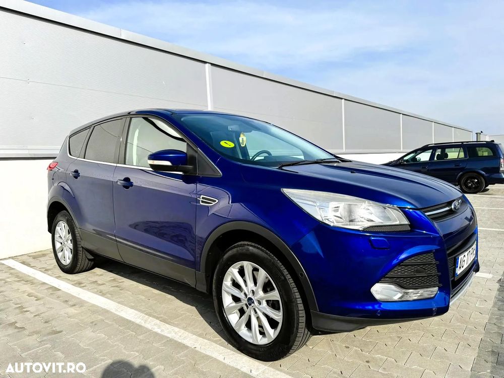 Ford Kuga 2.0 TDCi Powershift 4WD Titanium - 4