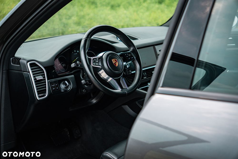 Porsche Cayenne - 19