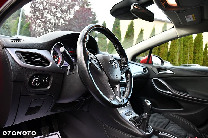 Opel Astra 1.4 Turbo Innovation - 11