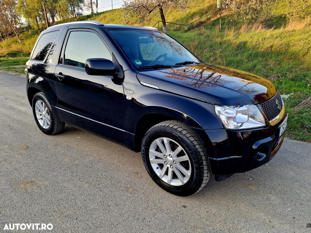 Suzuki Grand Vitara 1.9 DDiS Black&White DPF - 2
