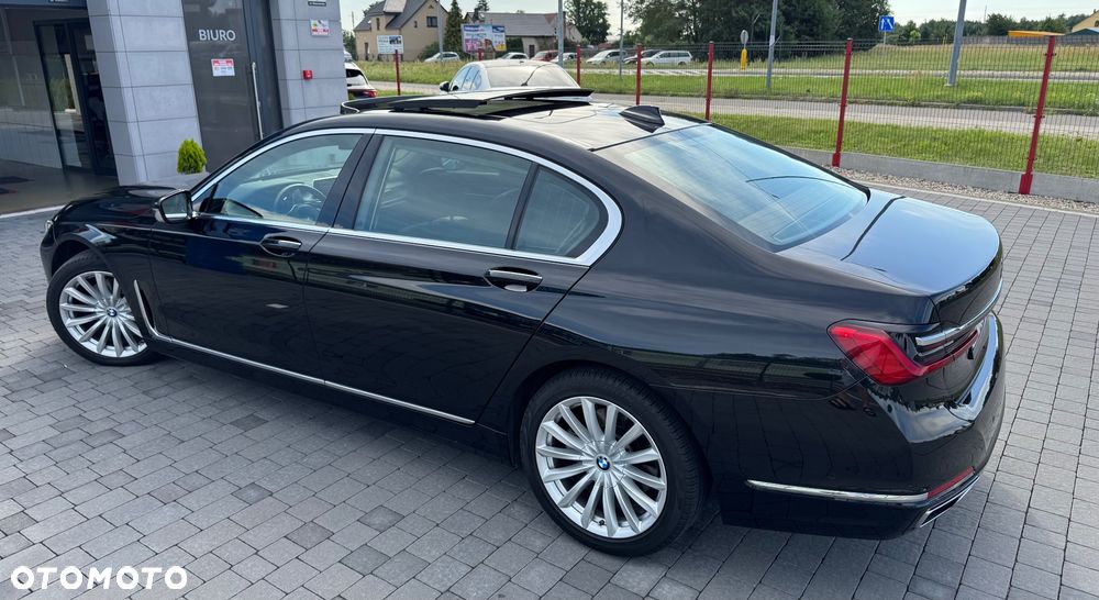 BMW Seria 7 740Li - 8