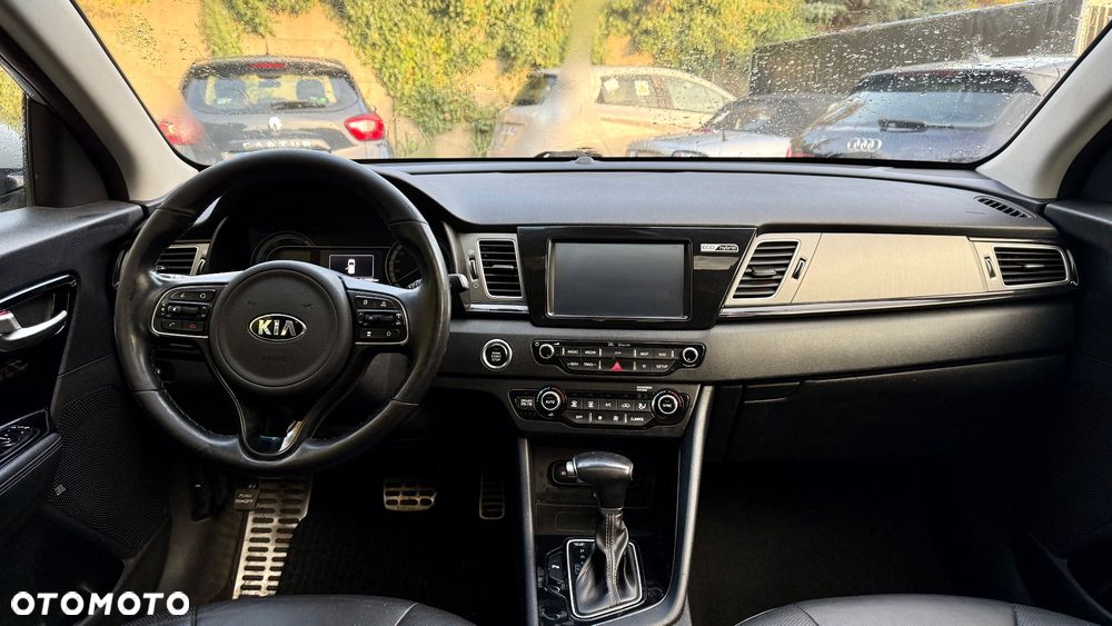 Kia Niro 1.6 GDI Hybrid L Business Line - 24