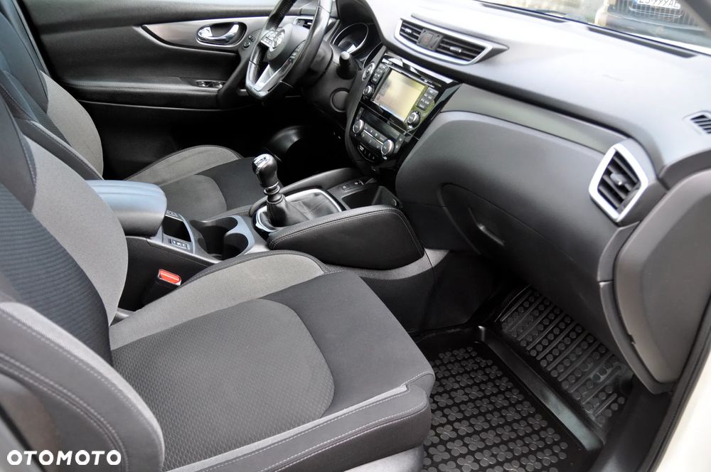 Nissan Qashqai 1.5 dCi N-Connecta - 10