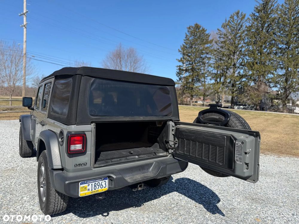 Jeep Wrangler - 9