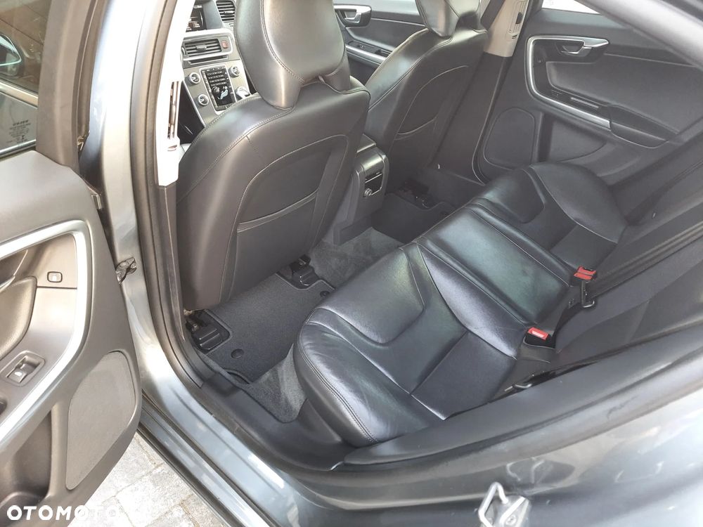 Volvo S60 D2 Summum - 13