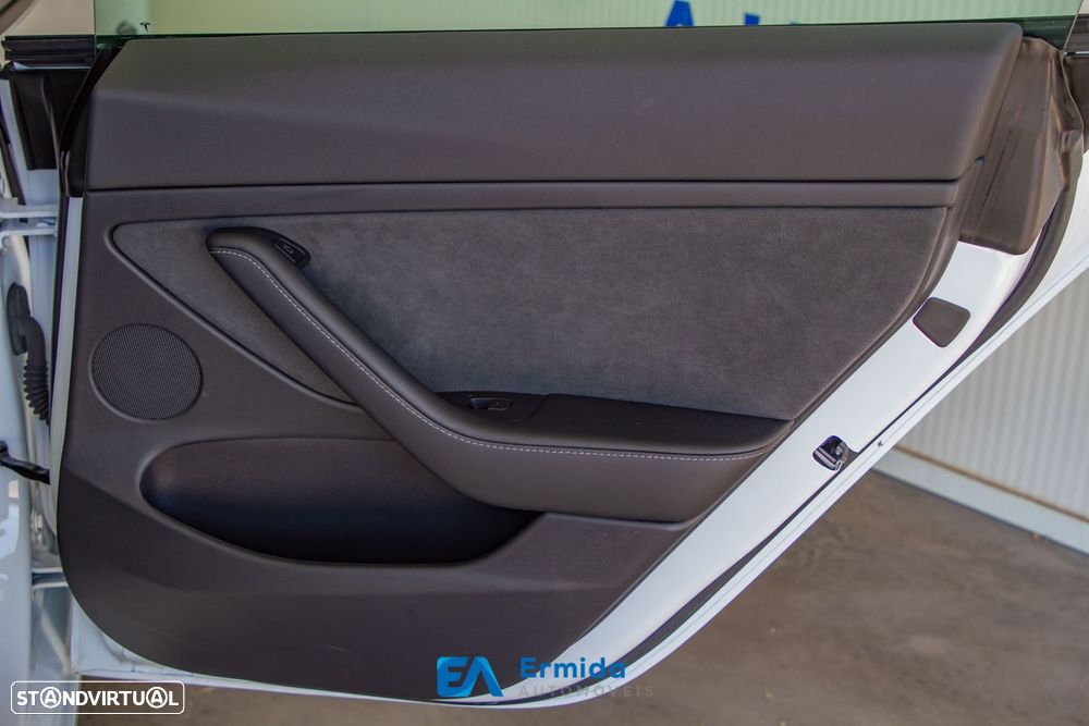Tesla Model 3 Long Range Tração Integral - 37