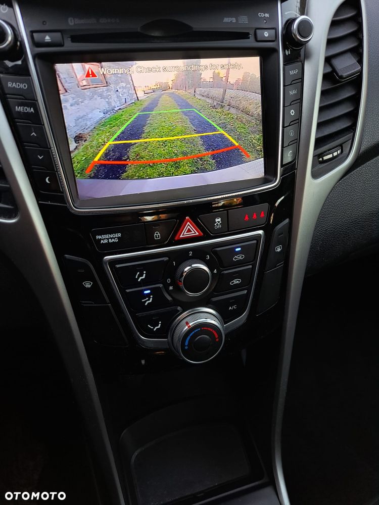 Hyundai i30 i30cw 1.4 CRDi Advantage - 4