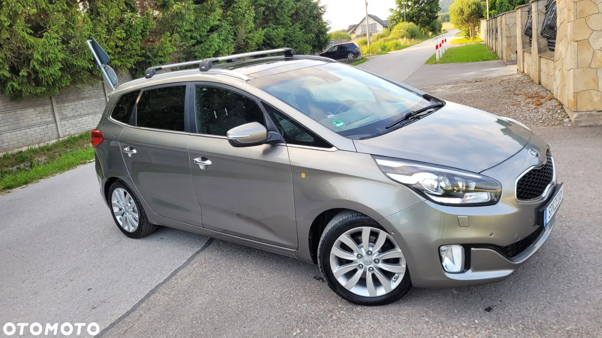 Kia Carens 1.7 CRDi XL 7os - 12