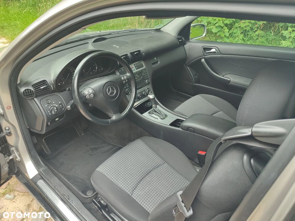 Mercedes-Benz Klasa C 220 CDI Sportcoupe Automatik - 31