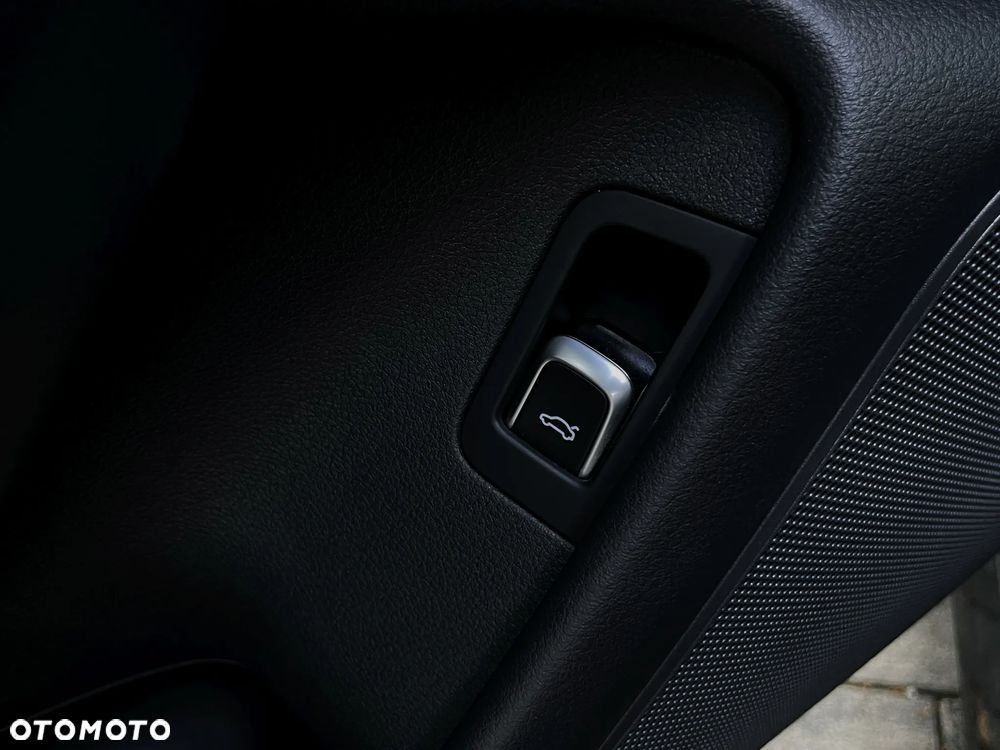 Audi A6 Avant 2.0 TDI ultra S tronic - 32