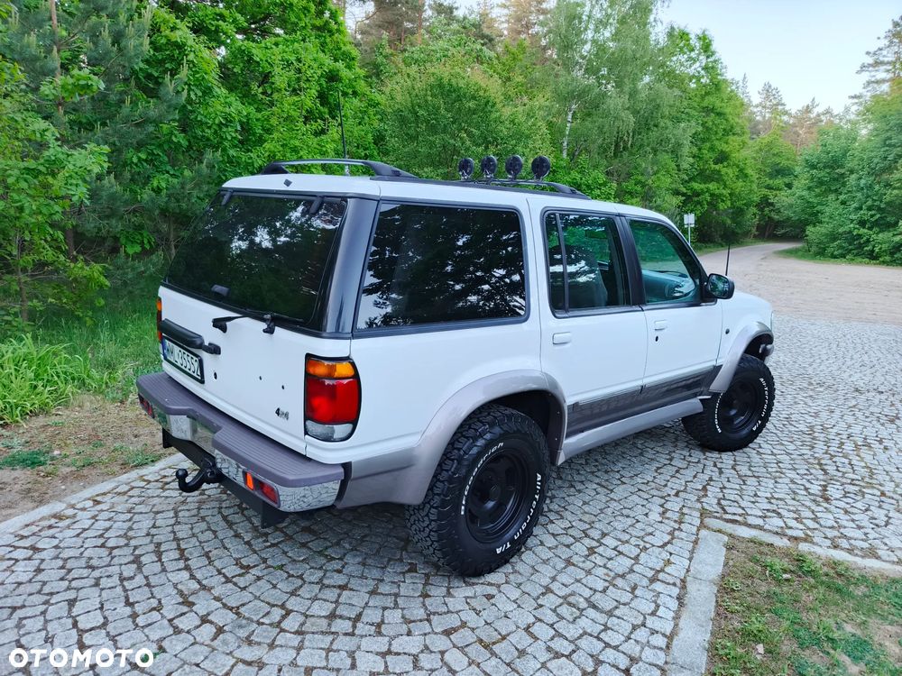 Ford Explorer - 37