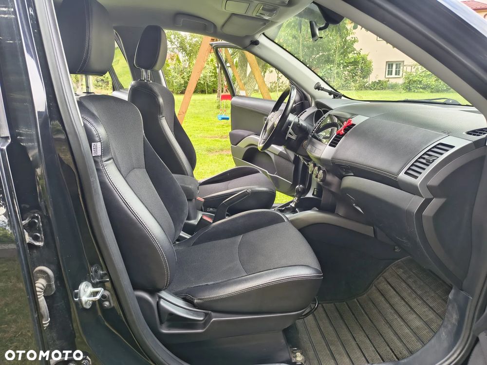 Mitsubishi Outlander 2.2 DID Intense + TC-SST - 9