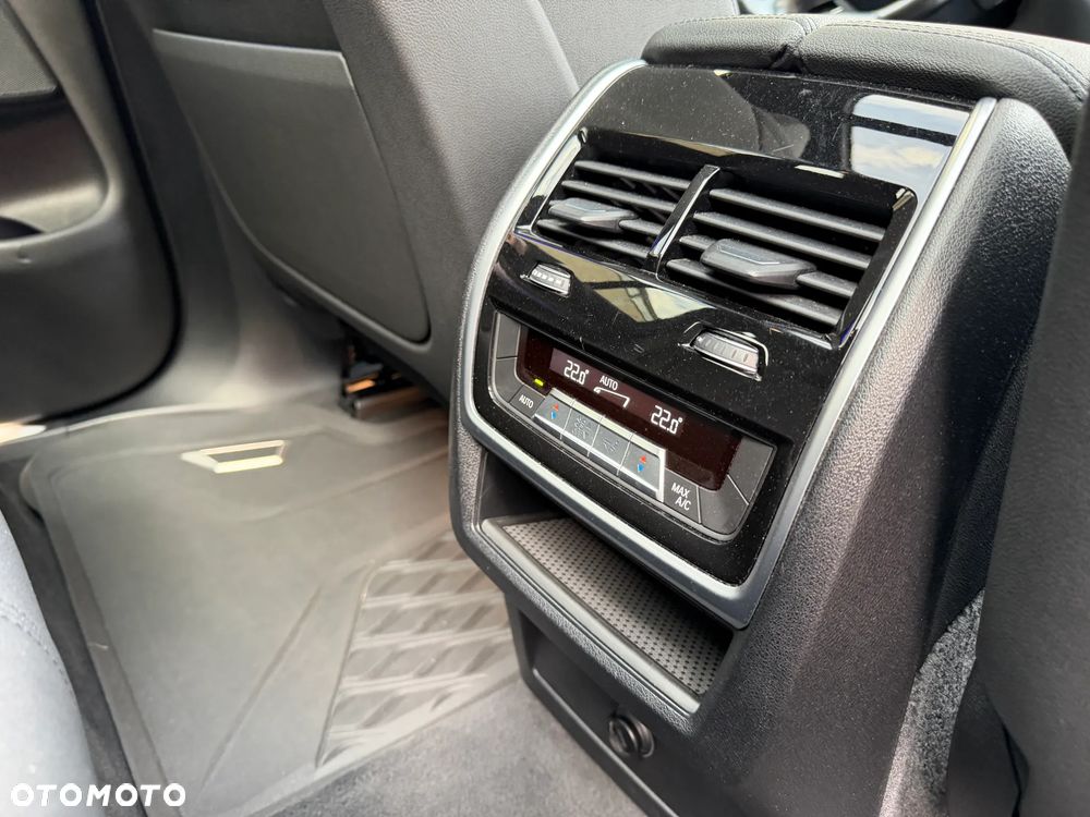 BMW X5 xDrive40i sport - 25