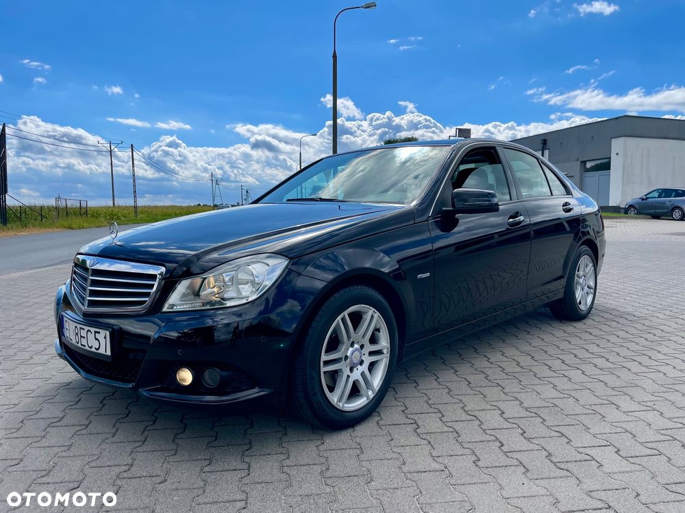 Mercedes-Benz C-Class 2011 photo 3